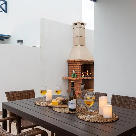 240 - Casa Serena By Now Ltd 别墅